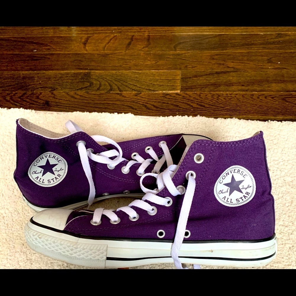 Purple hightop converse 💜